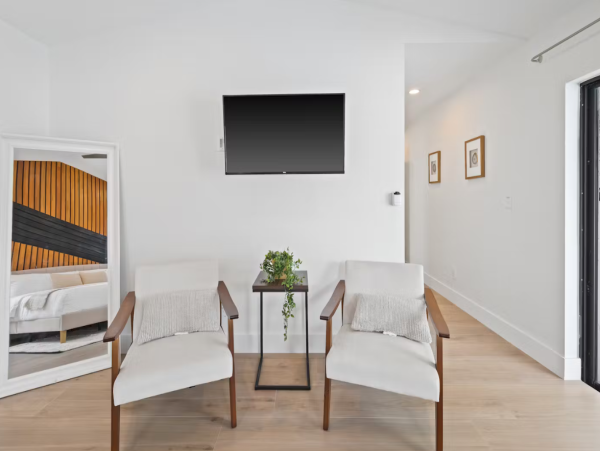 Luxury Miami Vacation Rental 3 Bedroom - Private Pool Oasis, Game Room & Family Friendly